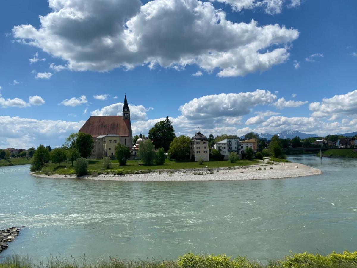 Ferienwohnung An Der Idyllischen Salzachschleife Naehe Salzburg Laufen Exterior photo